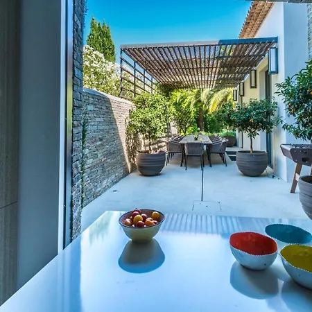 Вилла Beautiful 12 Guests With Pool In Tropez